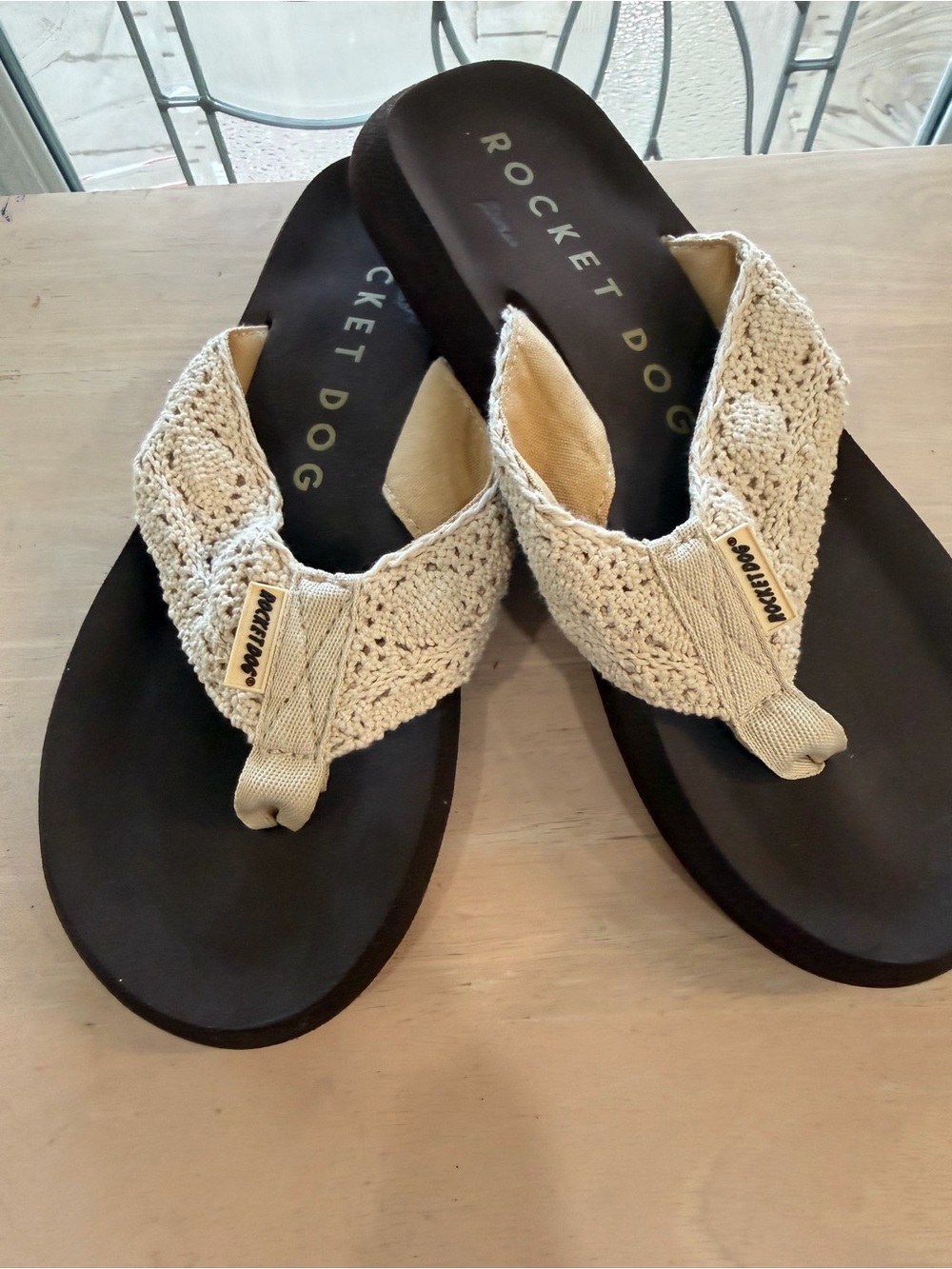 Rocket Dog Beige Crochet Thong Sandals with Brown Footbed